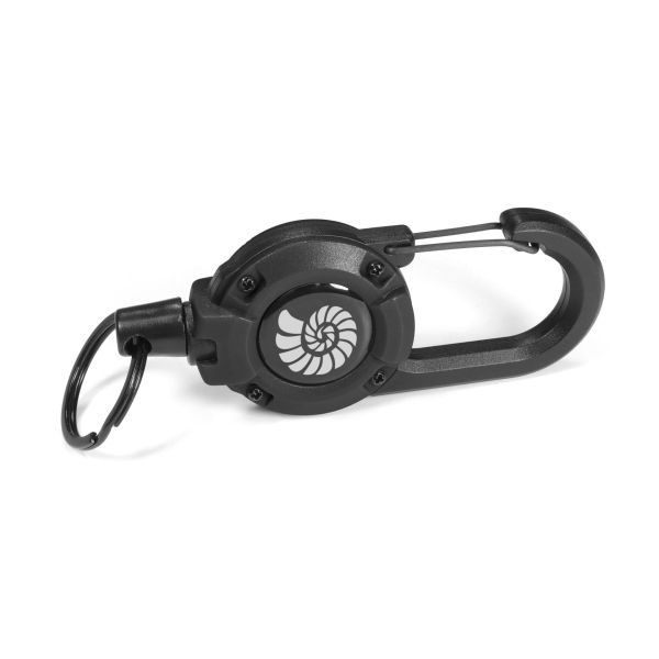 Schlüsselanhänger mit Seilzug, Edelstahlseil und Karabiner, Vorderansicht auf weißem Hintergrund. Robuster Retraktor für Schlüssel und Ausweise.